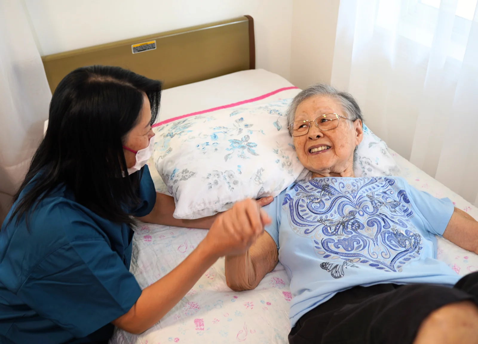 ITN caregiver providing in-home support